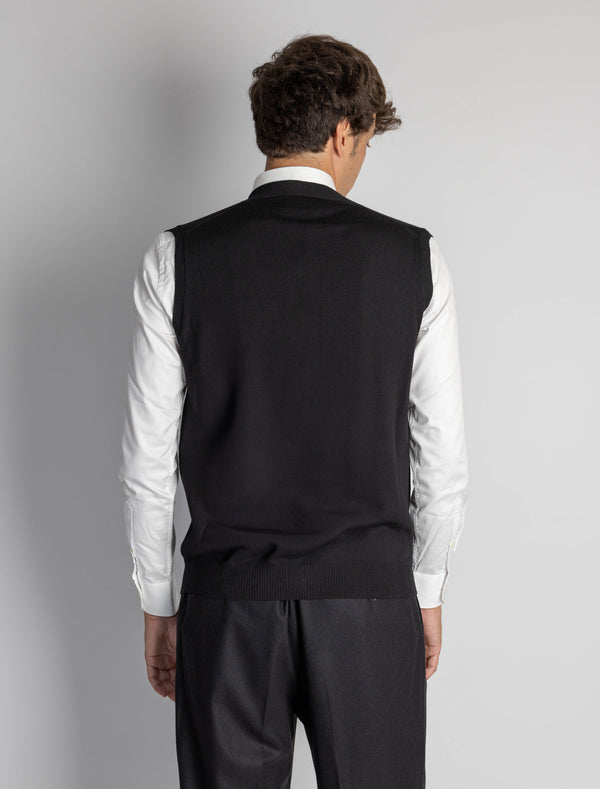 Gile_INV-2024-9705-3_600x.jpg Gilet con Scollo a V Nero